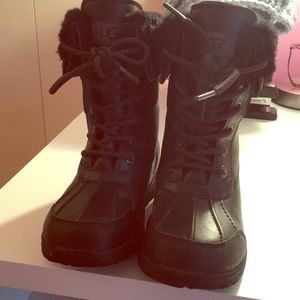 Ugg boots Ages 6-10 years old